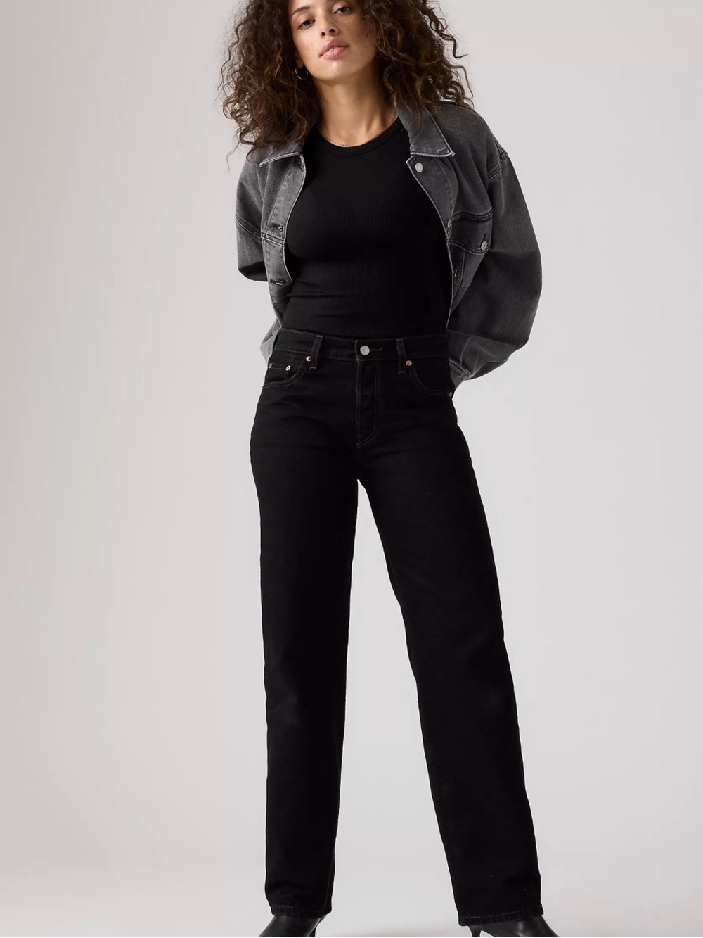 Levi's Women's Straight Leg Jeans in Black